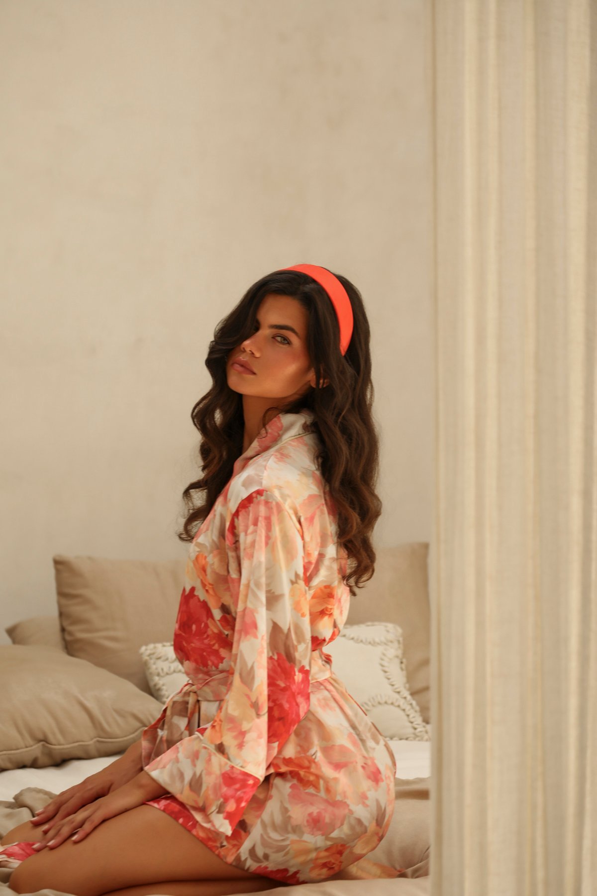 Nuit Florale Short Kimono Robe - Image 3