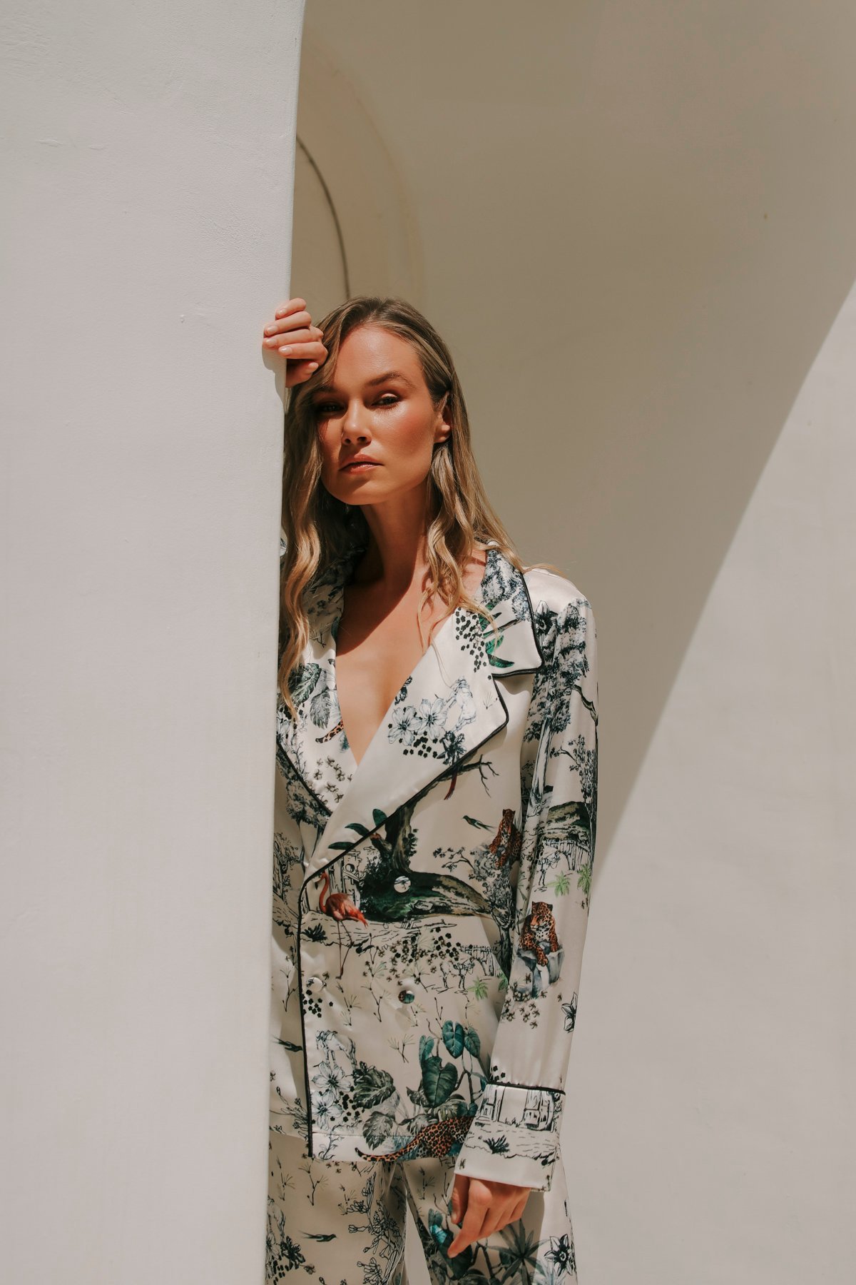 Lıonne Creme Double Breasted Top - Image 3