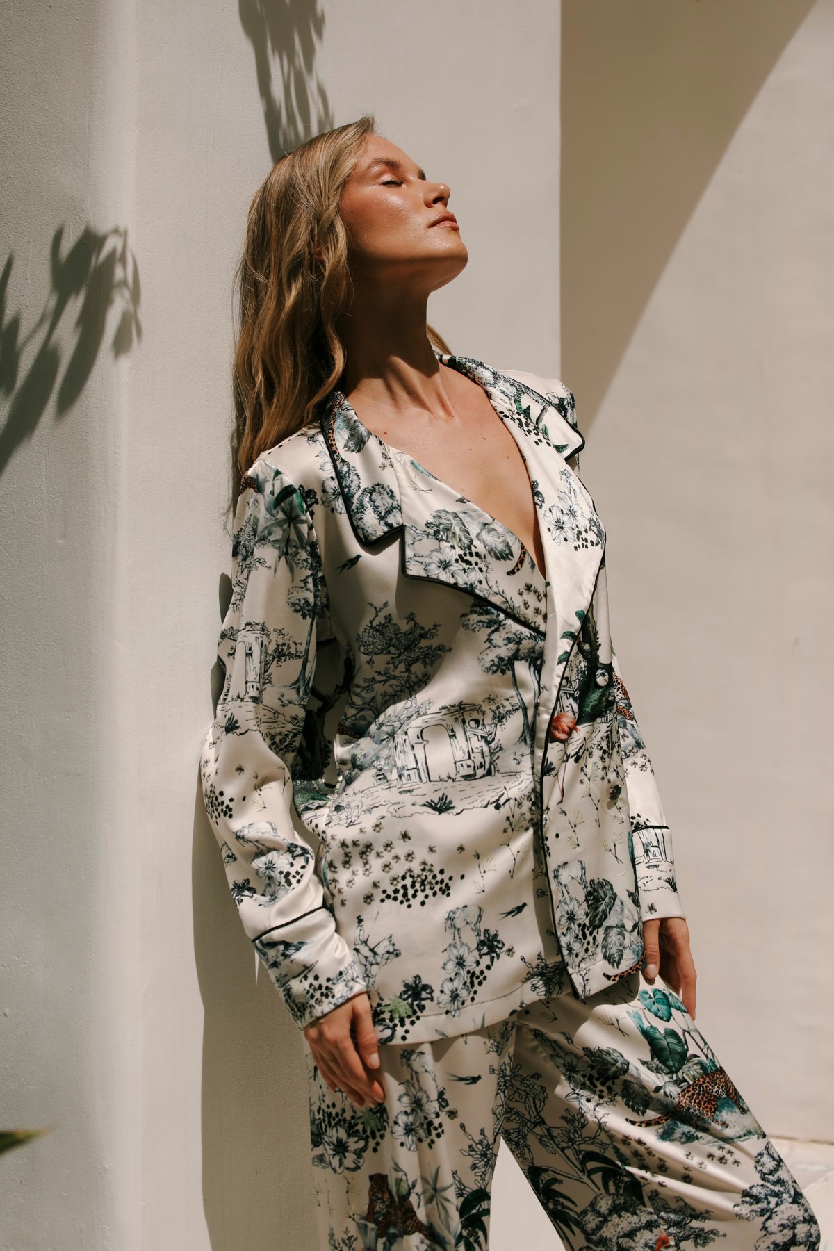 Lıonne Creme Double Breasted Top - Image 4