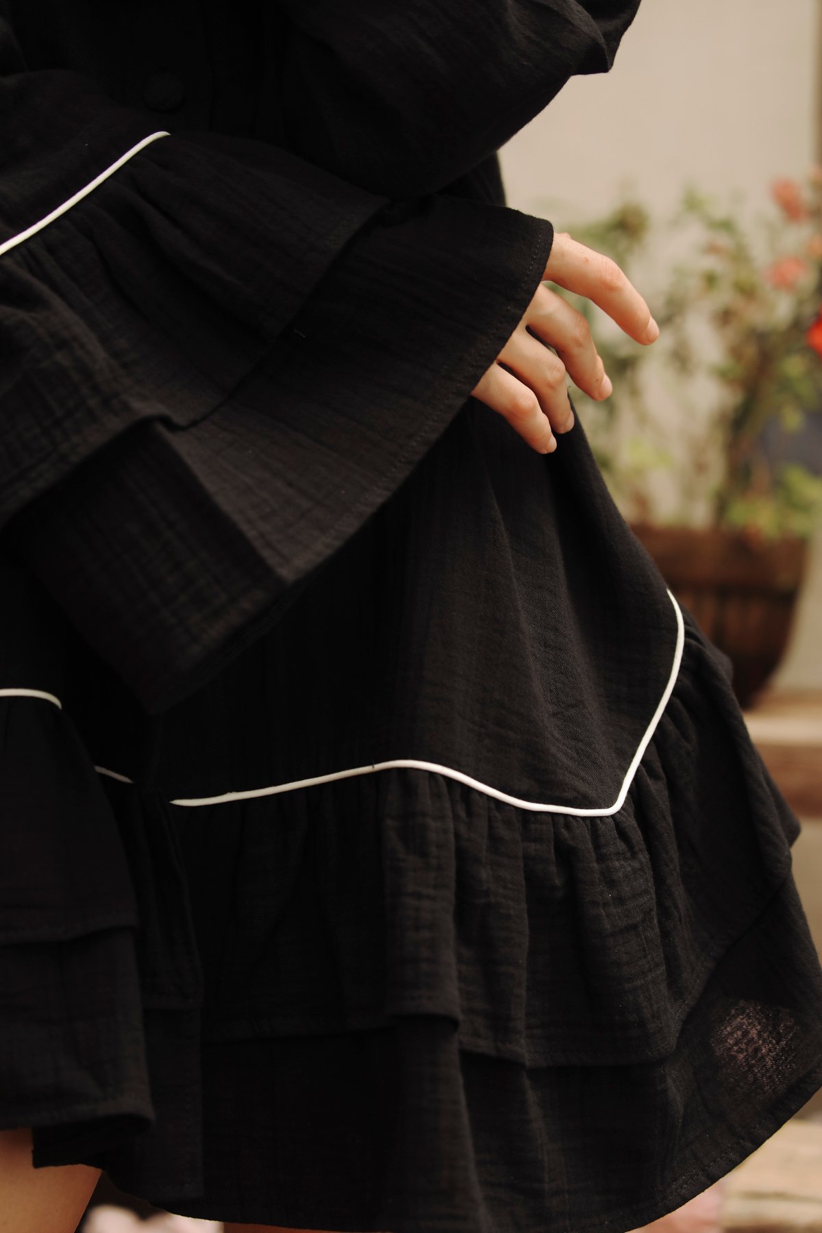 Volant Noir Dress - Image 8